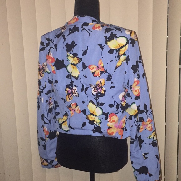 Blazer - Picture 3 of 4